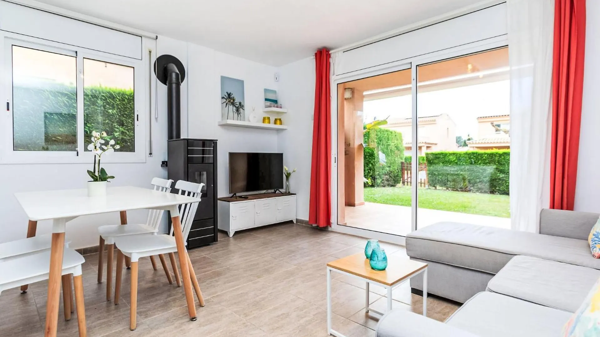 L' Escala Holiday Home Bon Retorn By Interhome